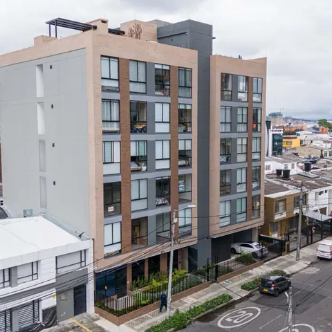 Vista aérea de 4991 LOFT construido y su entorno en La Castellana, Bogotá